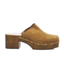 Clogs in suede